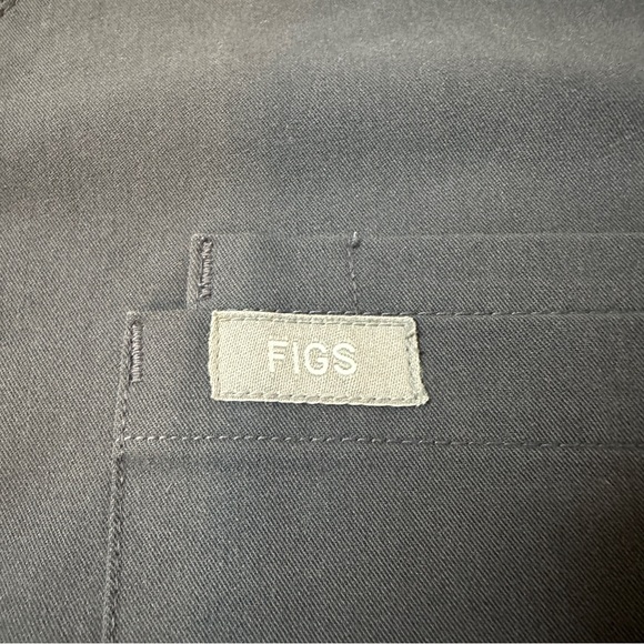 Figs Leon Charcoal Scrubs size Large - Picture 3 of 8